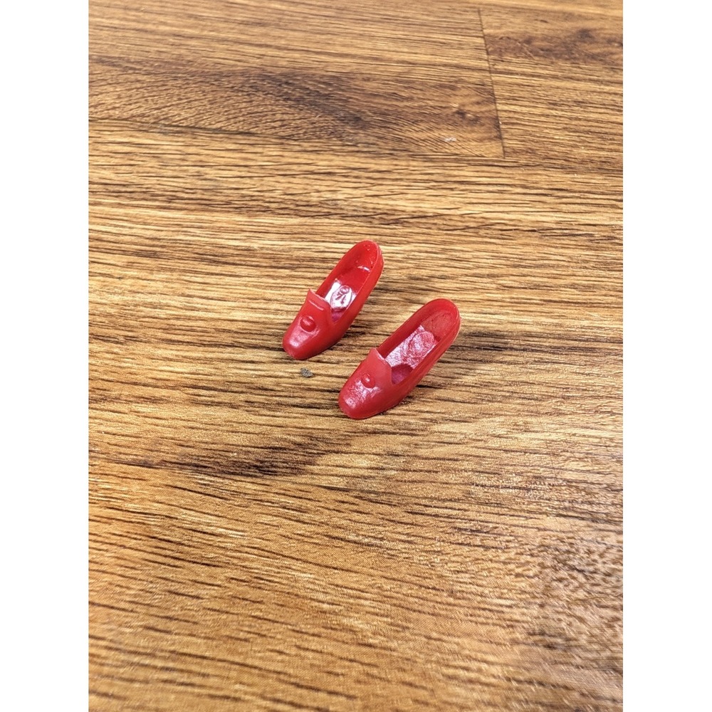 Vintage Mod Barbie: RED Chunky Heels Pilgrim Shoes B10-10